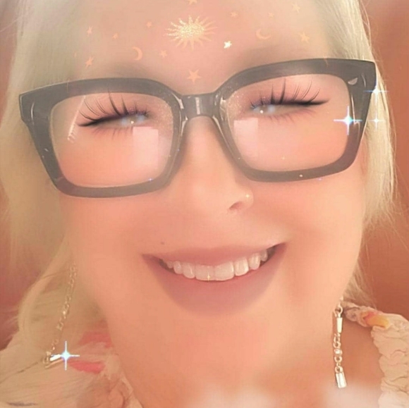 Meet your Posher, Janice - Picture 1 of 1